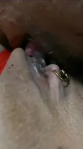 善良娇妻让公泄欲